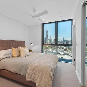 Prime Located Luxe 2 Bedroom Sky Home/sensational Views Brisbane